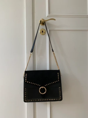 Handväska  - Väskan är oanvänd 