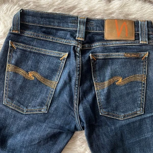 Nudie Jeans superfina - Superfina Nudie jeans i väldigt bra skick Storlek W27/L32