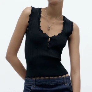 Zara topp - Helt ny! Säljer då jag har en liknande 💕