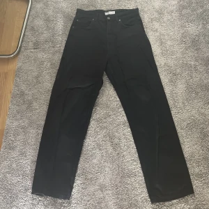 Baggy jeans  - Jättefina jeans som typ bara är testade.