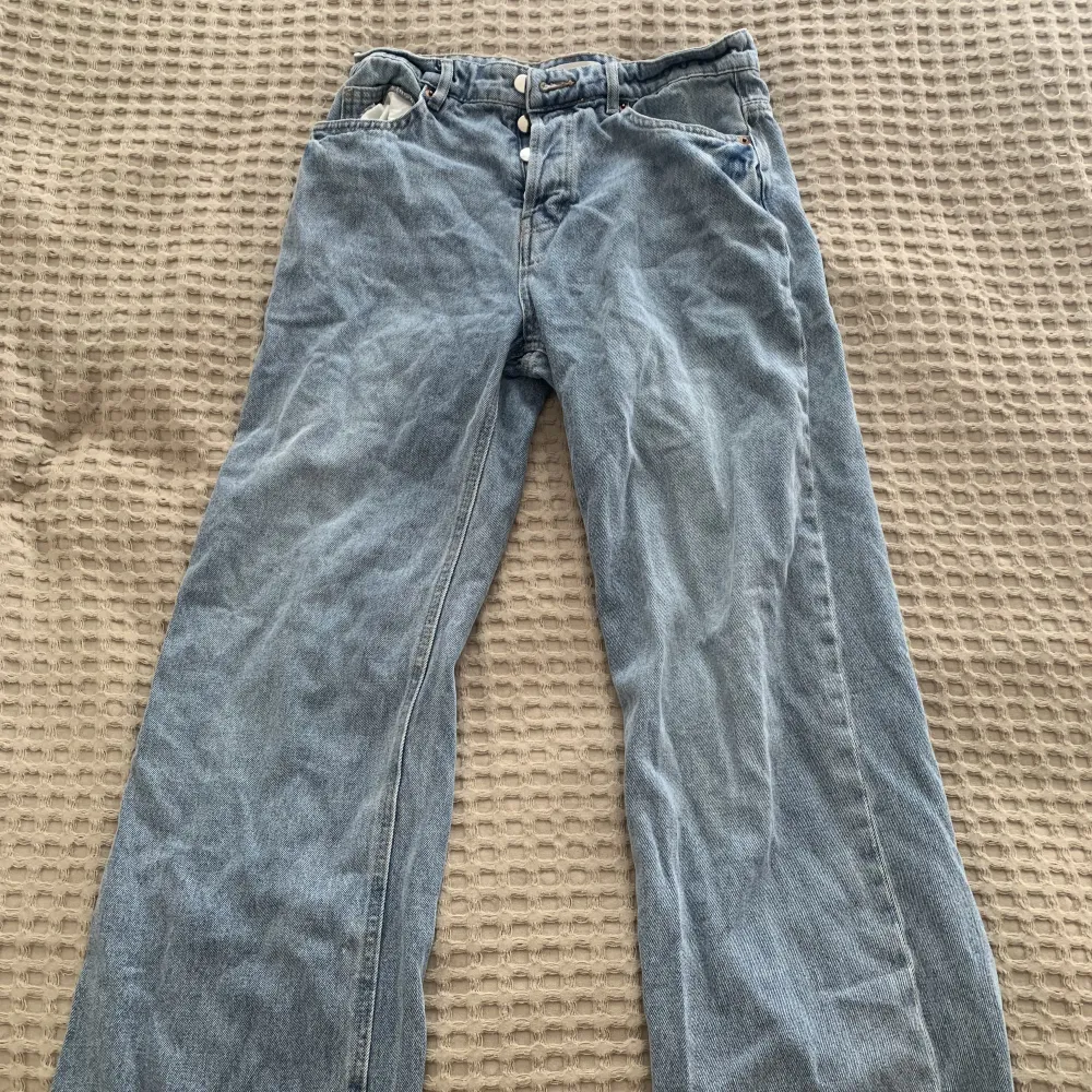 Jeans från hm, knappt använda då dom är för små . Jeans & Byxor.