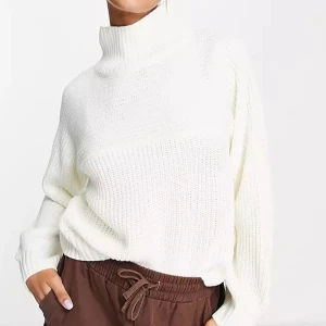 stickad tröja  - stickad tröja från monki i färget naturvit (litet beige )