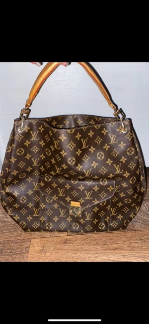 Bag lv 😍original  - Bag lv , very good 