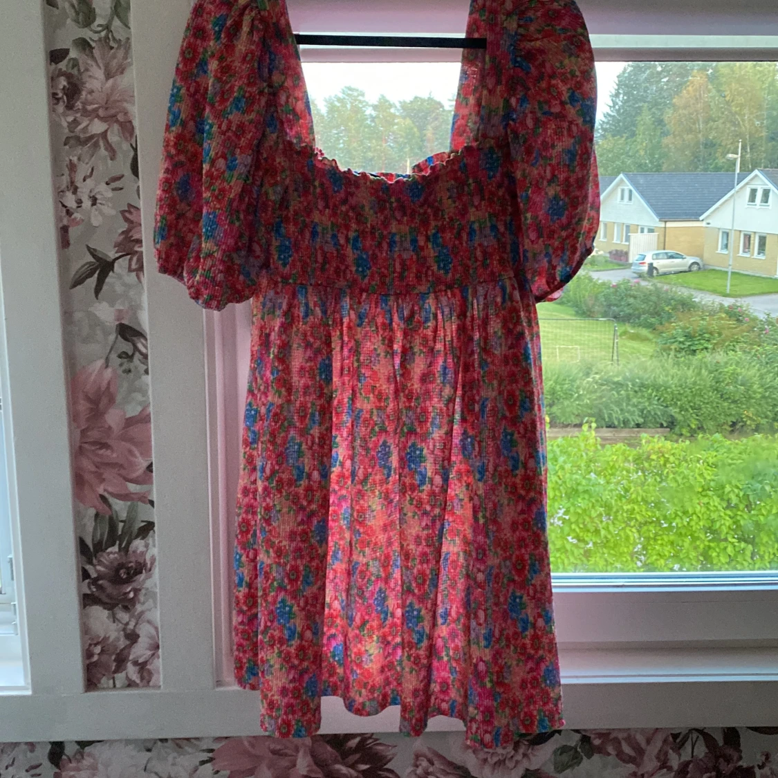 Blommig zara klänning 