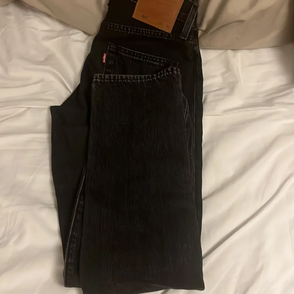 Ett par Levis 501! Jätte bra skick! Säljer för dem blivit för små. Fråga om ni har funderingar!. Jeans & Byxor.