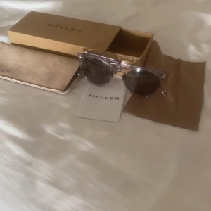 Meller solglasögon - Säljer ett par meller solglasögon som är använda Max 3 gånger. Köptes i sommras men kom aldrig till användning. Nypris 599.