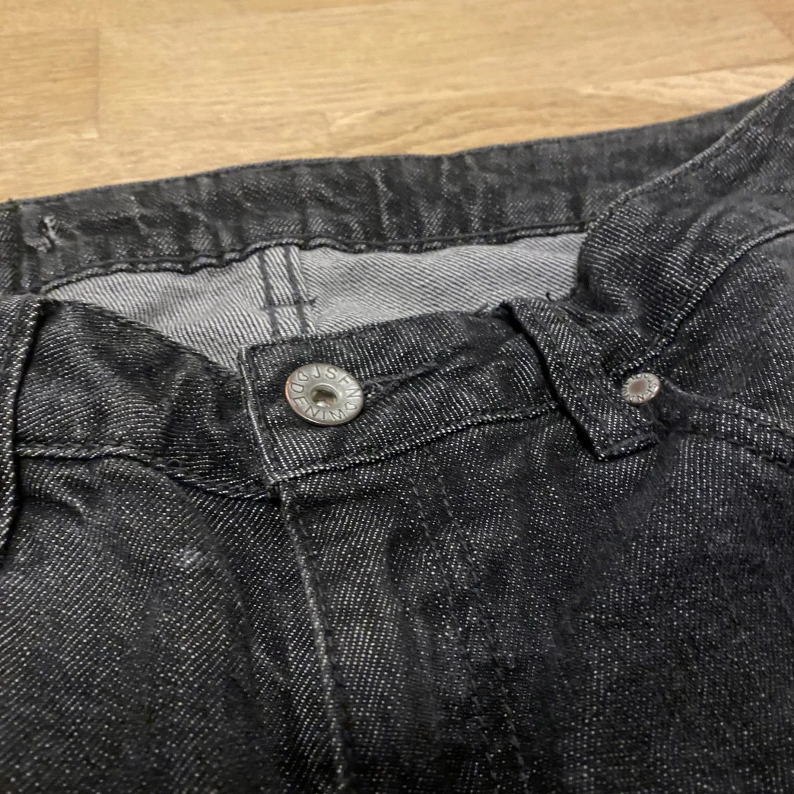 Grå lågmidjade jeans 💗 - 91