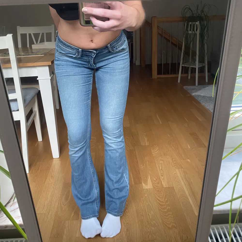 ett par lågmidjade jeans från Crocker. de har tyvärr blivit för små för mig och därav kanske inte rättvisa bilder… superbra material och verkligen superfina jeans!!!. Jeans & Byxor.