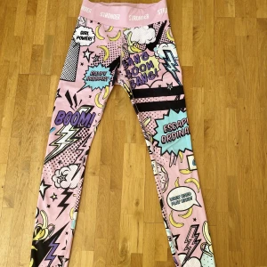 Stonger träningsbyxor - Fina mjuka men tyvärr för små för mig, Stronger träningsbyxor💘 väl använda men fortfarande hela och fina💕