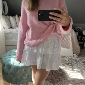 Vit kkol - Söt kjol❤️ (har vikt upp den på bilden)