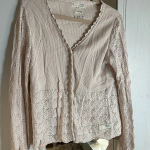 Odd Molly cardigan  - Rosa cardigan ifrån Odd Molly, aldrig använd💕