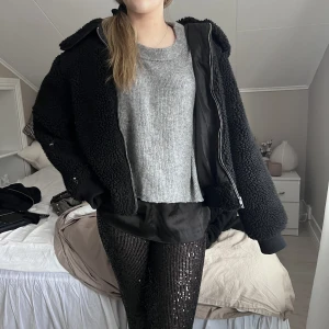 Teddyjacka - För snygg bomberjacka i Teddy!!