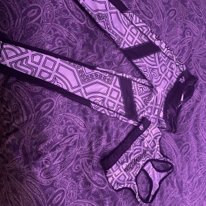 Gorilla Wear training set  - Gorrila Wear Training set like new , tights are 3/4 length and size S the top is size Xs 