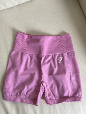 Gymshark shorts - Shorts från Gymshark i XS. Använda 3-4 gånger och väldigt bra skick! 
