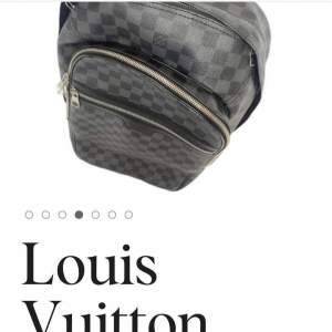  Nästan helt ny, original självklart, kvitto finns ej men kan mötas utanför Louis Vuitton butiken i sthlm! 