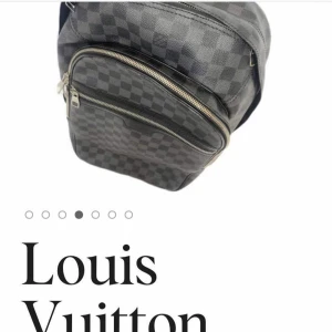 Louis Vuitton  -  Nästan helt ny, original självklart, kvitto finns ej men kan mötas utanför Louis Vuitton butiken i sthlm! 