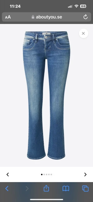 Ltb jeans  - Säljer dessa jeansen från ltb modell valerie i bra skick, inga slitningar alls! Nypris är ca 900kr men de är helt slutsålda och har varit det länge nu! 