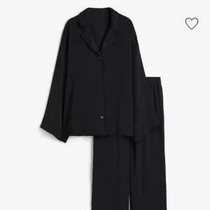 Satinpyjamas  - Så fin pyjamas från hm!