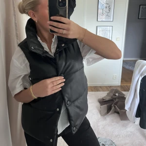 Skin väst nakd - Skin väst från nakd i bra skick