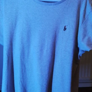 Selling polo shirt ralph lauren - Selling polo shirt ralph lauren Condition is excellent No defects Size M Height from 170 to 180 Weight 60-75