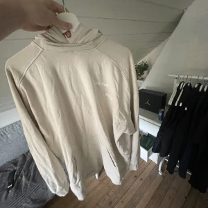 Hoodie från Calvin Klein  - Hoodie från Calvin Klein  Nypris 349kr Hör av er vid mer intresse eller bilder 