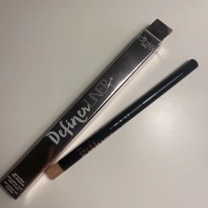 Eyeliner - Guldglittrig eyeliner från ciate london. Aldrig använd. Säljes för 70kr!