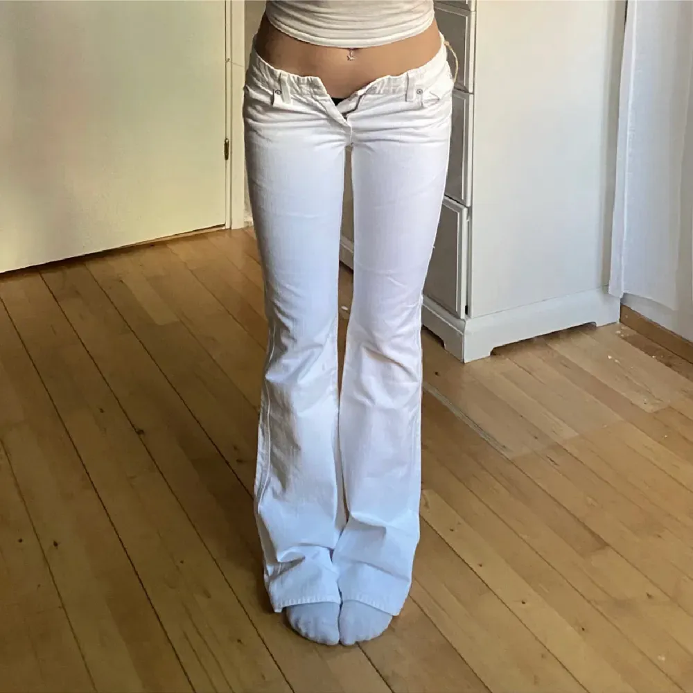 As snygga seven jeans som tyvärr inte kommer till användning då de är för små ❤️ Midja: 73 innerbens längd:86 skriv vid intresse eller frågor ❤️. Jeans & Byxor.