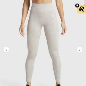 Säljer dessa slutsålda Träningstights från gymshark, köpta för 599