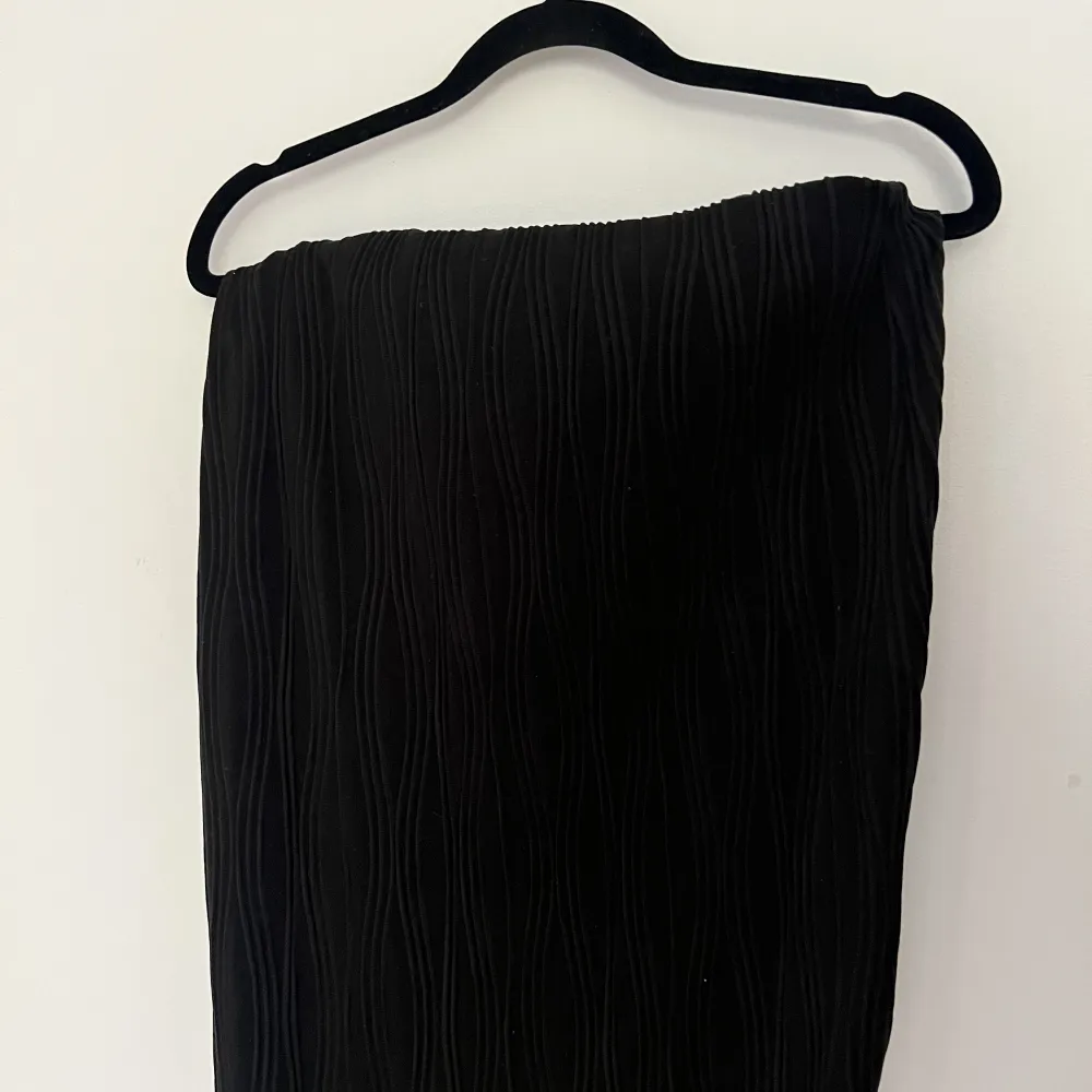 Ginas superfina (och populära) kjol från ett matchade set (säljer toppen separat också)🤍aldrig använd så i nyskick. Kjolar.
