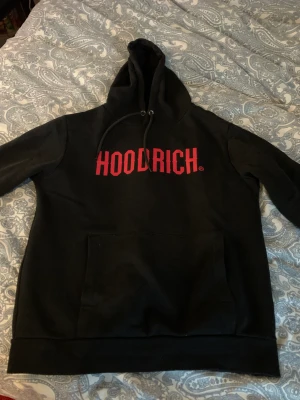 Hoodrich hoodie - Fin tröja utan slitage, använts fåtal gånger 