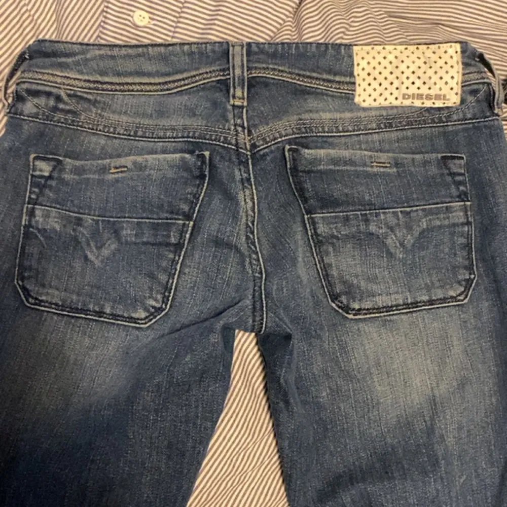Gammla Disel jeans, bra skick och inga defekter. Storlek 27 och skinny.. Jeans & Byxor.