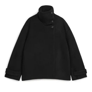 Arket kappa - Säljer den populära Arket jackan i nyskick. Nypris är 2290🫶🏼