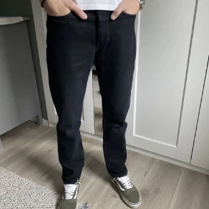 Neuw jeans - Tjena! Säljer nu mina feta hel svarta jeans från märket Nuew. Dom är i toppskick och knappt använda. Hör av er vid intresse!