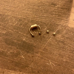 Fake septum piercing - Inte använd. Råkade köpa två så säljer ena 