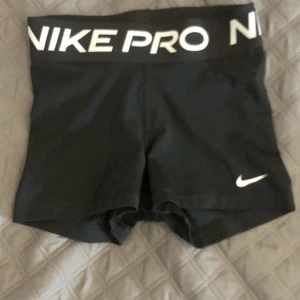 Nike PRO shorts  - Ett par jättesnygga träningshorts från Nike 