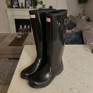 Gummistövlar Hunters - Säljer mina Hunters gummistövlar i strl 38. Mycket fint skick!