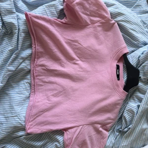 Rosa topp - Rosa topp från bikbok i storlek s💕använd fåtal gånger