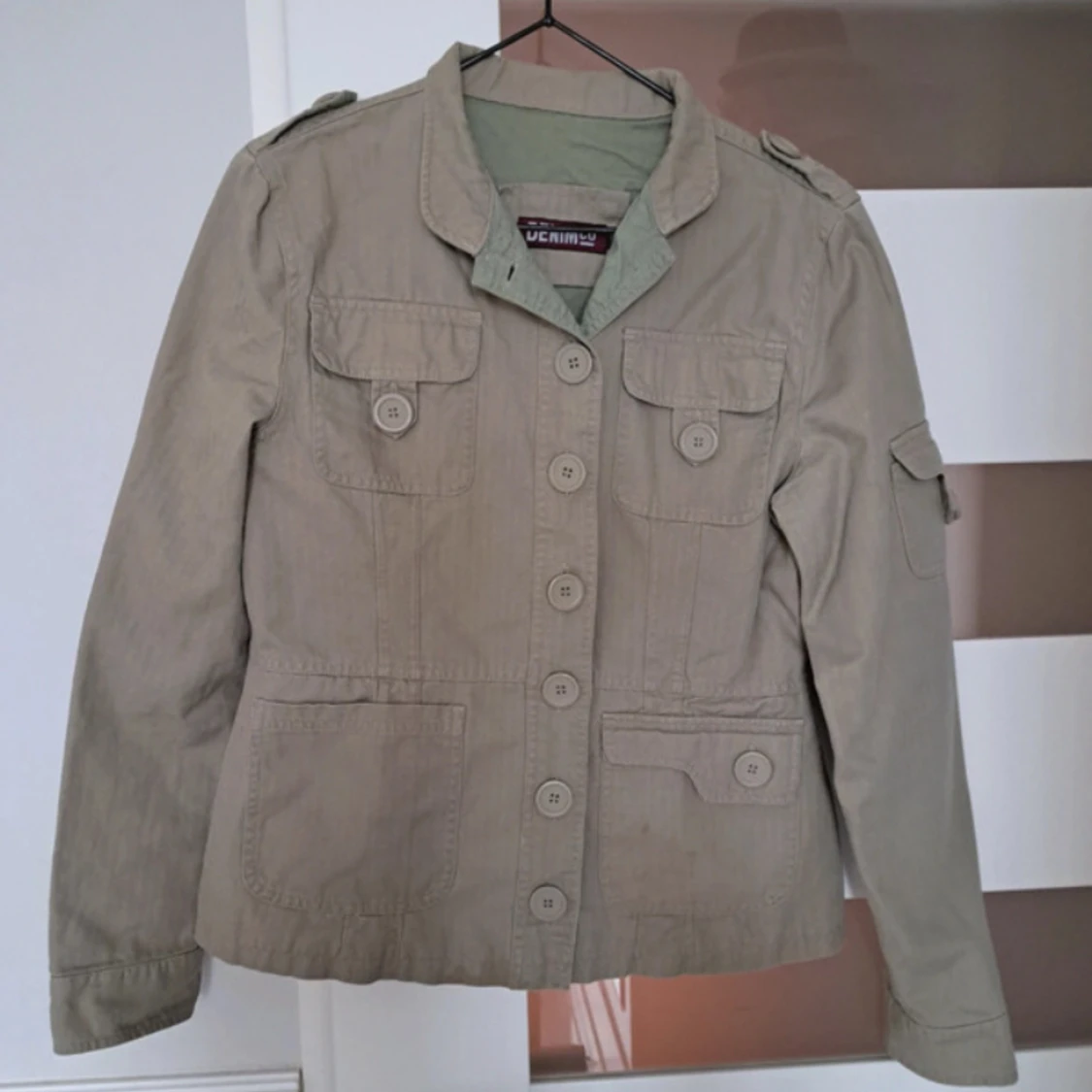 Grön tunn jacka  - 90