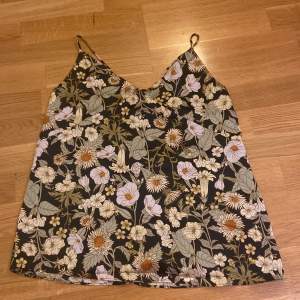 Blommigt linne från H&M💓