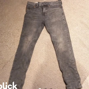 Jeans grå - Grå jeans bra skick