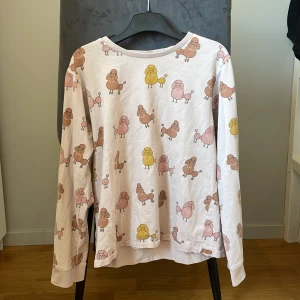 Pyjamassett - Pyjamassett med tröja och byxor i bra skick!