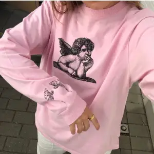 Jättesöt rosa långärmad tröja från Stay köpt på Carlings, storlek S, aldrig använd i skick 9/10💘
