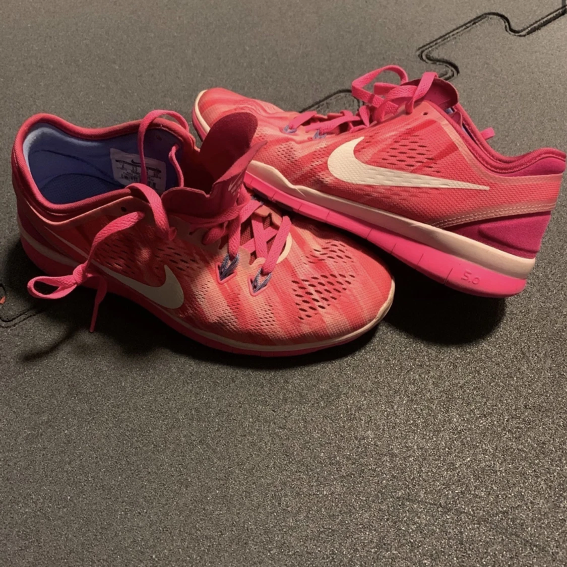 Nike free 5.0 sneakers rosa gym träning 36,5 36 pink löparskor träningsskor söta - 91