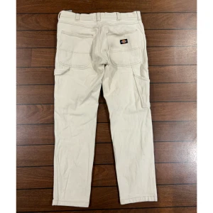 Dickies Carpenter Jeans 32/32 - Snygga Dickies byxor i storlek 32/32! Bara att skriva om du undrar över något🙏