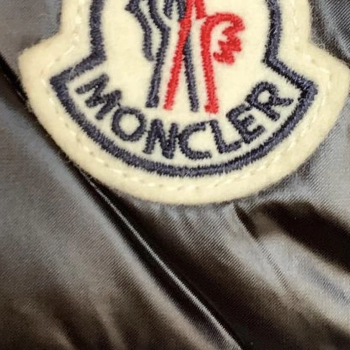 Moncler väst svart  - 91