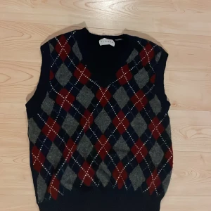 Vintage Stickad Väst  - Passar M och L 