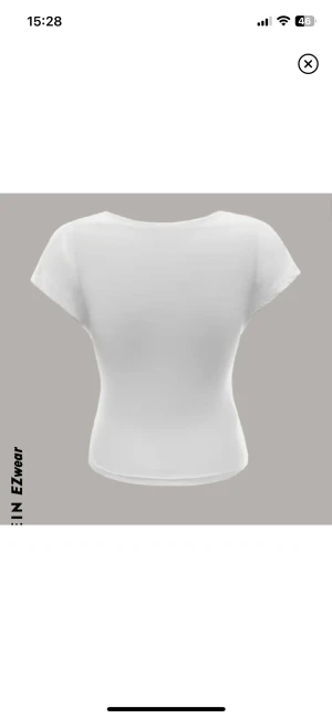 Topp med öppen rygg - Super fin tröja med öppen rygg! Säljer pga att den aldrig har kommit till användning 💖💖