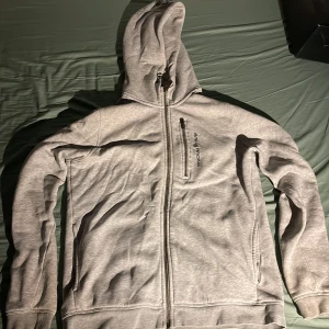 Sail racing zip-up Hoodie  - Använd när ja var mindre inte min stil längre  Stl 170 