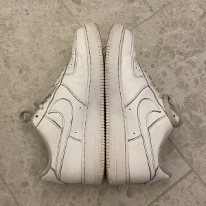 Nike air force 1 - Nike air force 1. Skorna är i gott skick. 