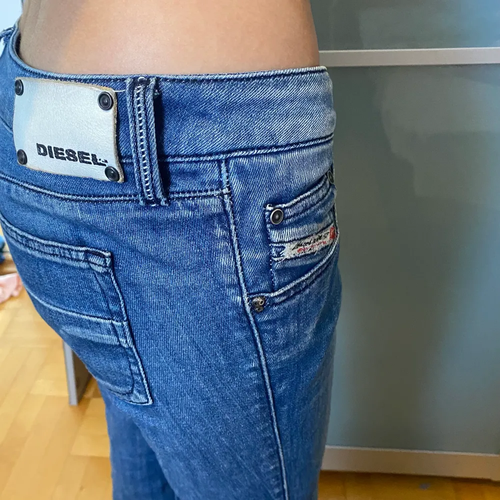 Ett par jätte fina Disel jeans som inte finns längre säljs i stl 29 och längd 32. Jeans & Byxor.